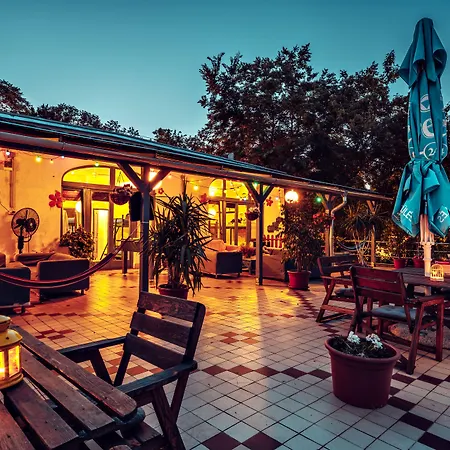 Hostel Island (adults Only)