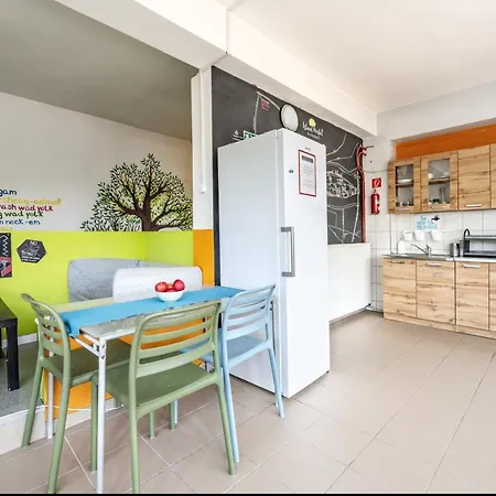 Island (adults Only) Ostello