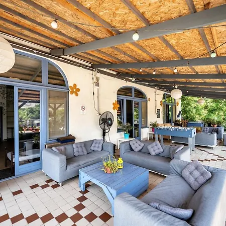 Island (adults Only) Ostello *