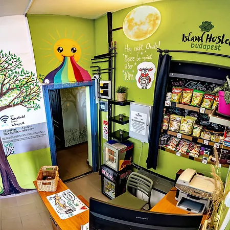 Island (adults Only) Ostello *