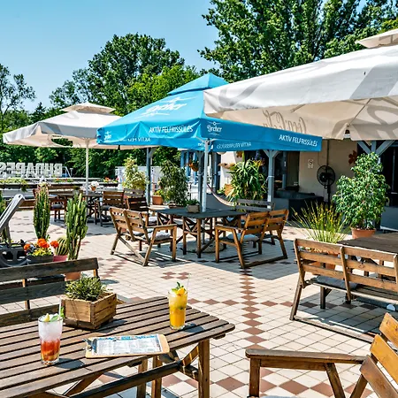 Island (adults Only) Ostello