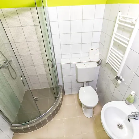 Island (adults Only) Ostello *