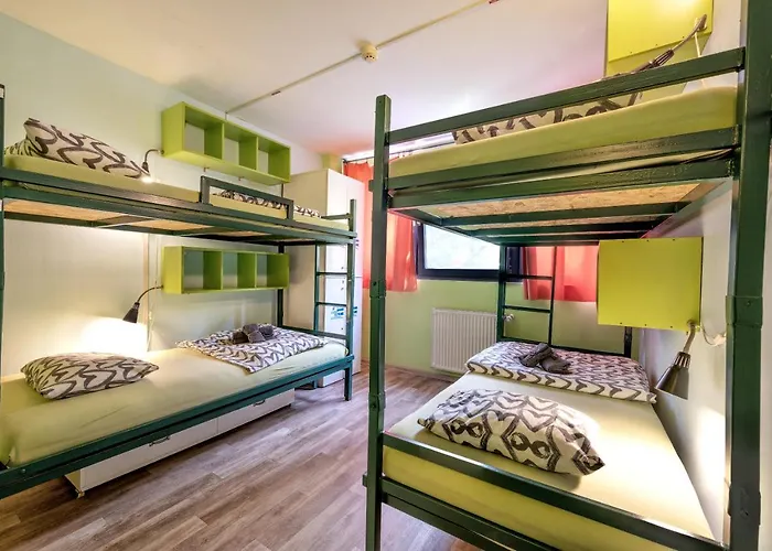 Хостел Island (adults Only) *