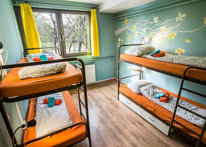 布达佩斯岛上旅馆 * 布达佩斯