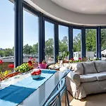 Hostel Island (adults Only) *