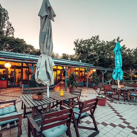 Island (adults Only) Ostello *