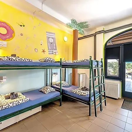Island (adults Only) Hostel