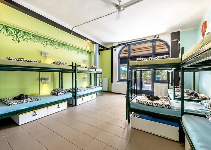 Hostel Island (adults Only) *