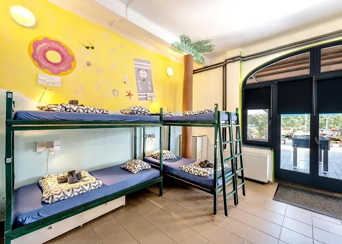 Hostel Island (adults Only)