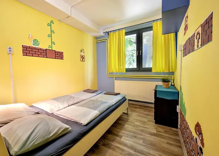 Island (adults Only) Hostel *