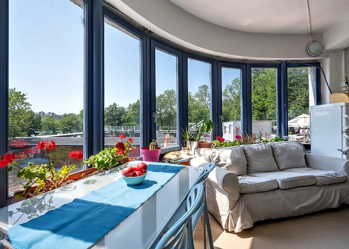 Hostel Island (adults Only) *