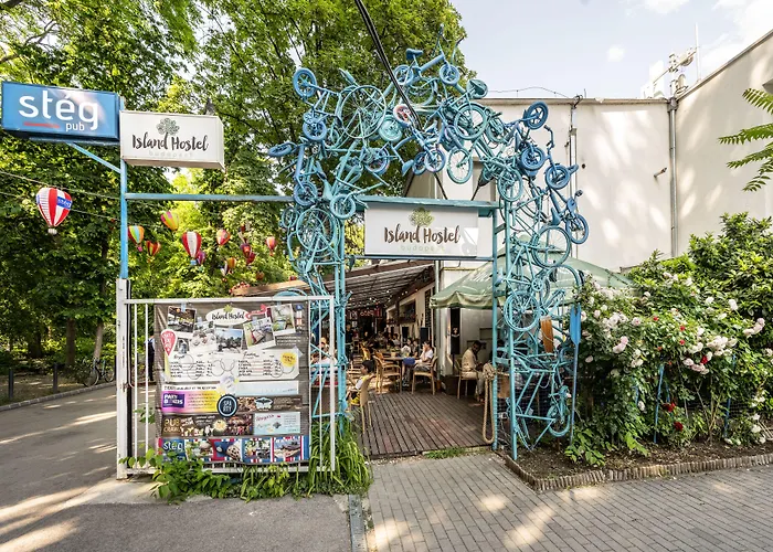 Hostel Island (adults Only) *