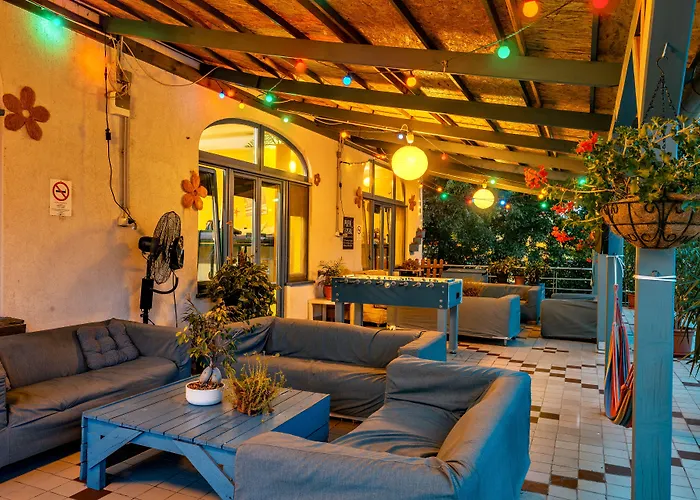 Hostel Island (adults Only) *