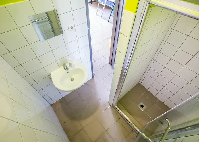 Island (adults Only) Hostel