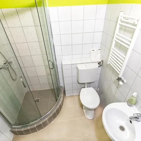 Island (adults Only) בודפשט